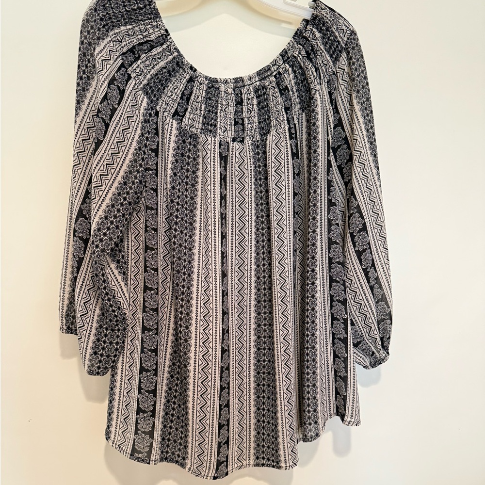 Mystery Black and Cream Bohemian Blouse with Peasant Sleeves, Size XLG